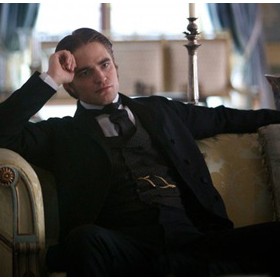 Кино: Фильм «Милый друг» (2012)